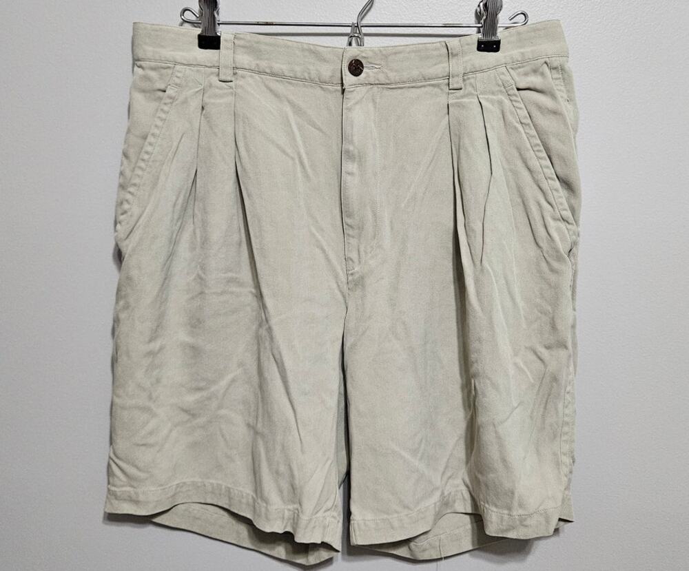 Men's Tommy Bahama Shorts Tan Khaki Relax 100% Silk Size 34 Pleat Front